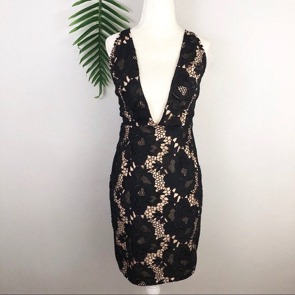 Stylestalker | Revolve “Scarlet” Plunge Lace Dress - Picture 5 of 13